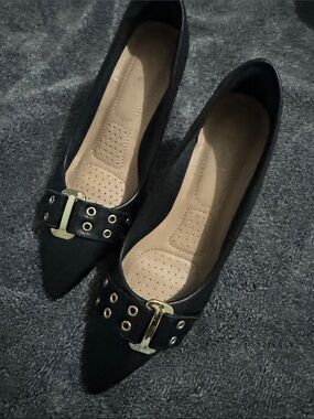 Classic Black Pointed Buckle Flats - Women's Comfortable Loafers